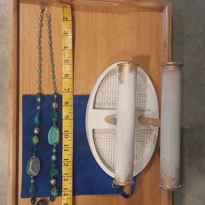 Woman's faux stone necklace